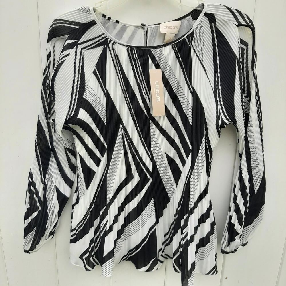 Chico's Geometric Cold Shoulder Ribbed Top Size 0